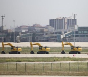 /haber/work-starts-to-demolish-ataturk-airport-runways-opposition-claims-istanbul-airport-to-be-sold-261978