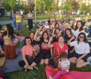 /haber/dozens-of-women-gather-in-eskisehir-park-to-protest-yoga-ban-262669