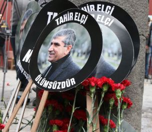 /haber/former-pm-davutoglu-to-testify-in-tahir-elci-murder-case-263355