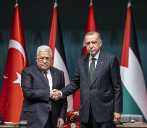 /haber/erdogan-reassures-abbas-that-restored-relations-with-israel-won-t-affect-support-for-palestine-266219