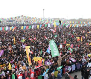 /yazi/swing-vote-in-hand-turkiye-s-pro-kurdish-party-holds-cards-close-to-its-chest-267401