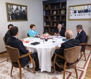 /yazi/aiming-for-coalition-unity-turkiye-s-opposition-parties-hit-a-fork-in-their-roadmap-267650