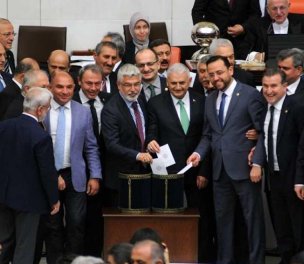 /haber/parliament-processes-immunity-files-of-main-opposition-leader-33-mps-268020