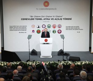 /haber/turkiye-s-alevi-minority-not-content-with-erdogan-s-democratic-initiative-268386