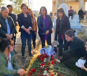 /haber/killed-kurdish-journalist-nagihan-akarsel-s-funeral-held-under-heavy-police-presence-268478