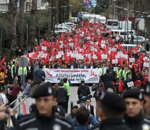 /haber/anti-lgbti-rallies-continue-across-turkiye-as-erdogan-pushes-for-constitutional-amendment-269583