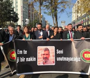 Tahîr Elçî li ber Minareya Çarling hat bibîranîn: Ronîkirina vê dozê erka siyasetê ye