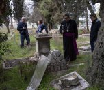 /haber/kudus-kiliseleri-yahudi-yerlesimcilerin-hristiyan-mezarligina-yonelik-saldirilarini-kinadi-272501