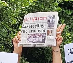/haber/cpj-turkiye-gazeteciligi-terorizmle-esitlemekten-vazgecmeli-274689