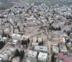 /haber/arrests-over-turkiye-earthquakes-rise-to-237-including-166-contractors-275105