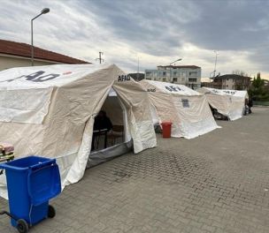 /haber/disaster-agency-asks-refugee-earthquake-survivors-to-leave-tents-says-lawyers-group-275381