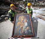 /haber/many-bibles-and-icons-found-under-the-debris-of-collapsed-church-in-hatay-275855