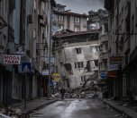 "Artçılar durmadan devam ederken nasıl sağlam bir bina yapılabilir?"