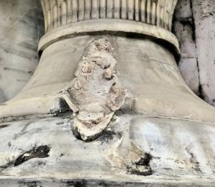 /haber/historical-statue-goes-missing-at-the-heart-of-istanbul-277120