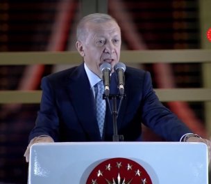 /haber/erdogan-vows-inclusivity-while-maintaining-terror-accusations-in-victory-speech-279497