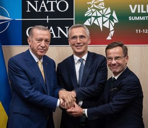 /haber/turkey-backs-sweden-s-nato-membership-after-promise-for-support-for-eu-accession-281363