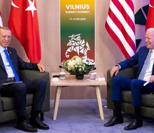 /haber/biden-hails-turkey-s-backing-of-sweden-s-nato-admission-at-meeting-with-erdogan-281417