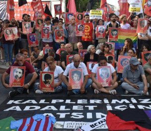 /haber/commemoration-of-suruc-massacre-in-istanbul-several-detained-amid-calls-for-justice-281811