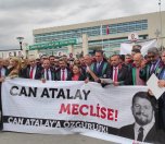 /haber/lawyers-demonstrate-in-front-of-the-constitutional-court-for-their-colleague-atalay-283755