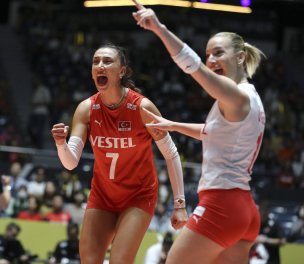 /haber/turkey-s-women-s-volleyball-team-secures-world-cup-victory-qualifies-for-olympics-284426