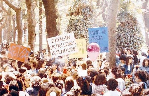 On Maddede Türkiyede Kadın Hareketi