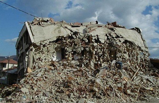 Hakkari'de Deprem Oldu, "Bölücüler" İsyanda