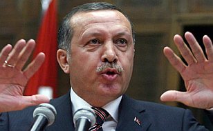 "AKP '12 Eylül Yurttaşlığı'nı Allayıp Pullayıp Bize Sunuyor"