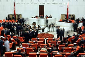 Parliament to Discuss Northern Iraq Operations 