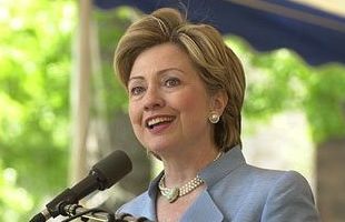 "Clinton'ın Kadın Olması Yetmez, Savaşa da Karşı Çıksın"