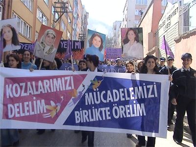 Sömürü Aynı: Bursa'da Ölen, Novamed'de Direnen Kadın İşçiler 