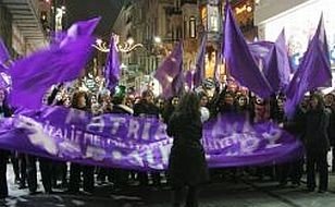 Cinsel Saldırıya Karşı Kadınlar Bu Gece Taksim'e Çıkıyor