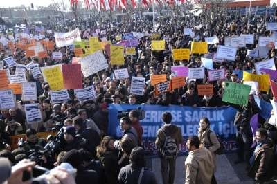 Kadınlar, Emekçiler, Aktivistler SSGSS'ye Karşı Kadıköy'de Buluştu
