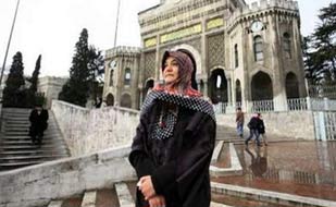 Headscarf Debate Diverts Attention from Kurdish Issue and Economic Crisis