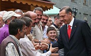 "AKP Siyasal İslam Projesini Muhalif Sesleri Susturarak Gerçekleştiriyor"