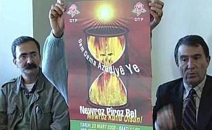 Newroz'a İki Gün Kala: Belediye İşçileri İzinli, Kürtçe Afişler Yasak