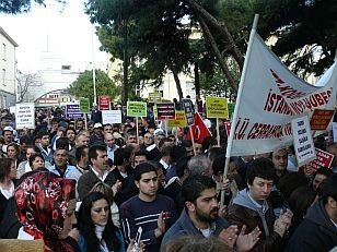 Türk-İş'in 10 Sendikası 6 Nisan'da Sokaklarda, Kendisi Yok