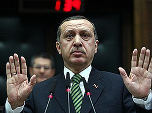 Erdoğan Kapatma Davasını "Demokrasi" Talebiyle Yanıtlıyor