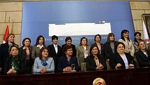 AKP'li Kadın Vekiller Meclis'e Eşitlik Komisyonu Teklifi Sundular