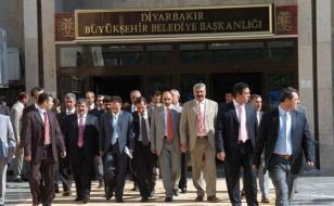 "Roj TV Kapatılmasın" Diyen 53 Belediye Başkanına Para Cezası