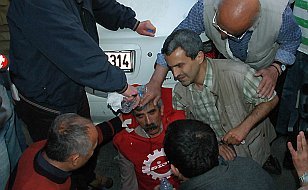 Polis Şişli'de DİSK'i Abluka Altına Aldı, Hastaneye Gaz Bombası Attı