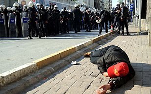 Sendikalar Taksim'e Çıkmaktan Vazgeçti