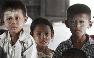 Myanmar'da En Büyük Risk Altındakiler Kadınlar ve Çocuklar