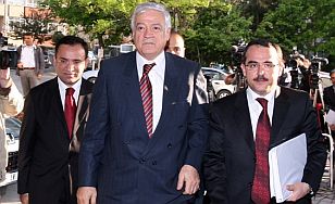 AKP Esas Savunmasını Anayasa Mahkemesi'ne Sundu