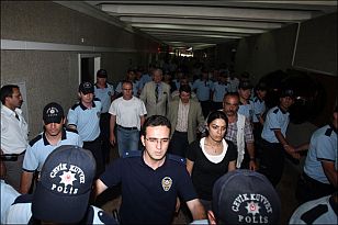 Ergenekon'da 23 Gözaltı, 11 Kişinin Sorgusu Başladı