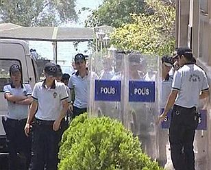 Ergenekon'da Üç Yeni Gözaltı, 280 El Bombası...
