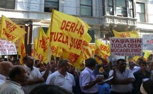 Deri-İş Taksim'de Eylem Yaptı, Herkesi DESA'yı Boykot'a Çağırdı