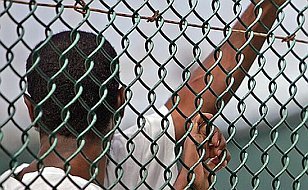 Obama Guantanamo'yu Bir Yıl İçinde Kapatacak