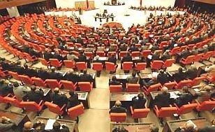 AKP Meclis'te "Kadın-Erkek Eşitliği" Komisyonunu Engelliyor