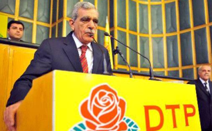 Kurdish Politician Speaks Mother Tongue in Parliament, Live Broadcast Cut