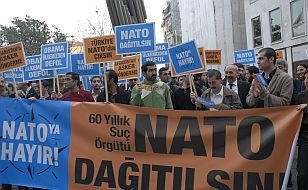 Savaş Karşıtları "NATO Dağıtılsın" Talebiyle Sokakta